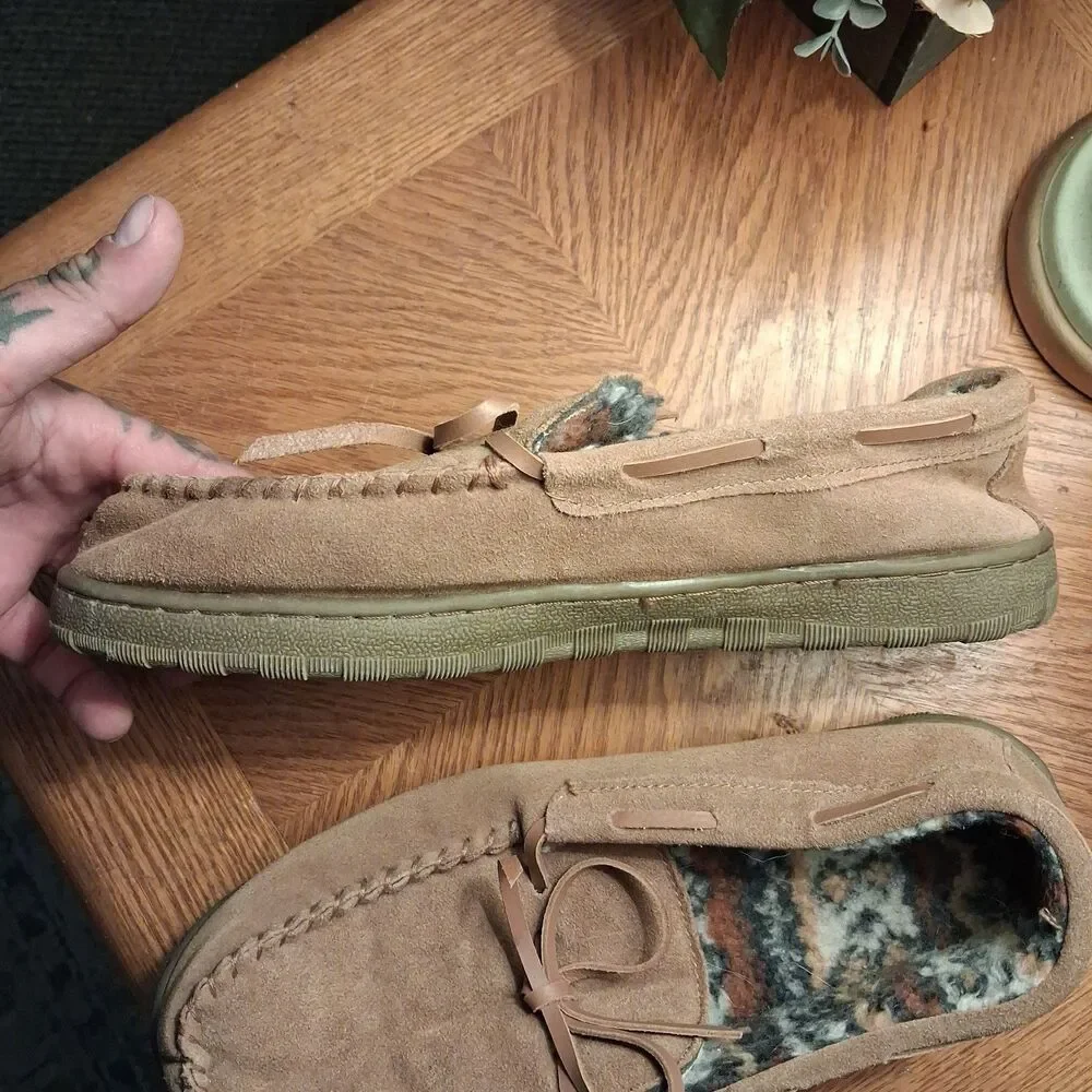 Men's Muk Luks Tan Brown Suede Slipper Fleece Lining Size 11 Adult Casual Soft